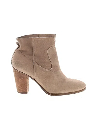 Pre-owned Vince Camuto Ankle Boots In Tan