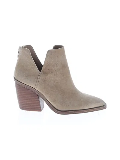 Pre-owned Vince Camuto Ankle Boots In Tan