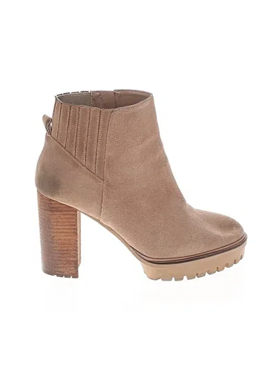 Pre-owned Vince Camuto Ankle Boots In Tan