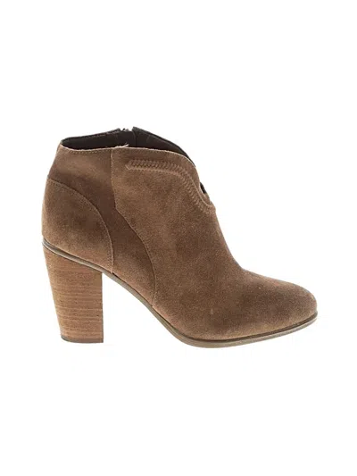 Pre-owned Vince Camuto Ankle Boots In Tan