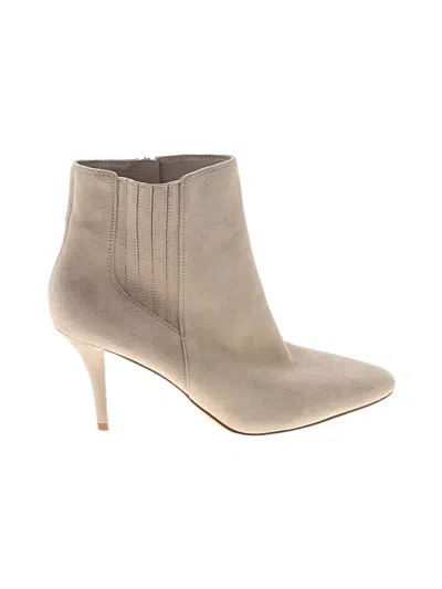 Pre-owned Vince Camuto Ankle Boots In Tan