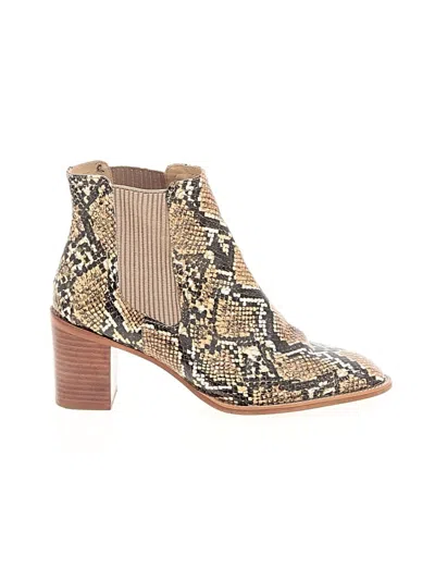 Pre-owned Vince Camuto Ankle Boots In Tan