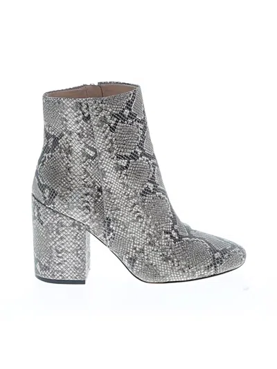 Pre-owned Vince Camuto Ankle Boots In White