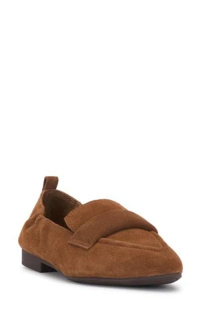 Vince Camuto Azur Flat