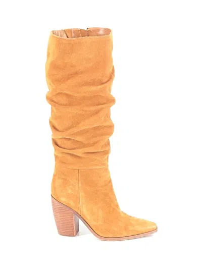 Pre-owned Vince Camuto Boots In Brown