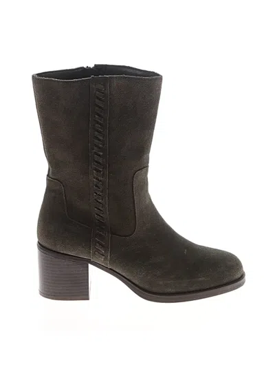 Pre-owned Vince Camuto Boots In Gray