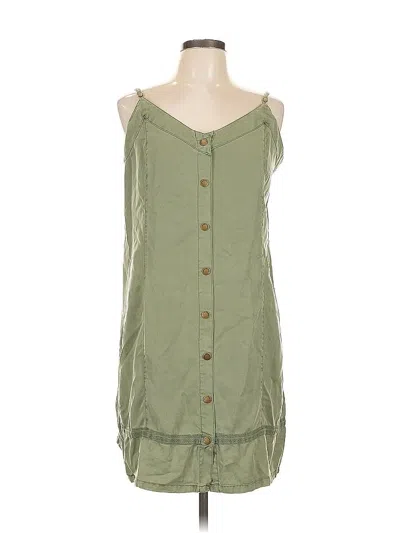 Pre-owned Vince Camuto Casual Dress In Green