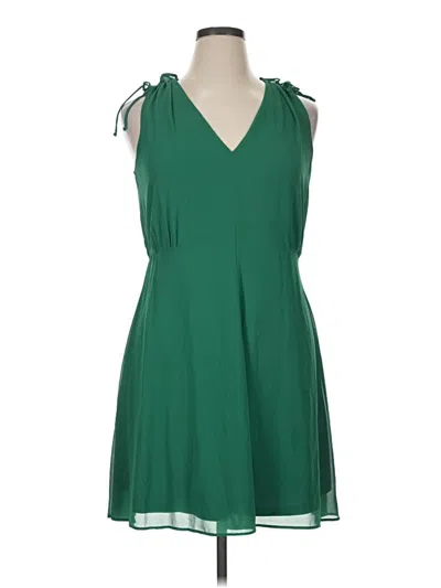 Pre-owned Vince Camuto Casual Dress In Green