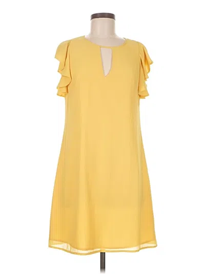 Pre-owned Vince Camuto Casual Dress In Yellow