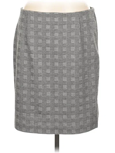 Pre-owned Vince Camuto Casual Skirt In Gray