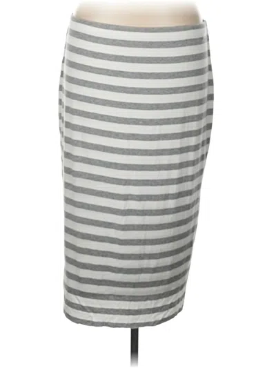 Pre-owned Vince Camuto Casual Skirt In Gray
