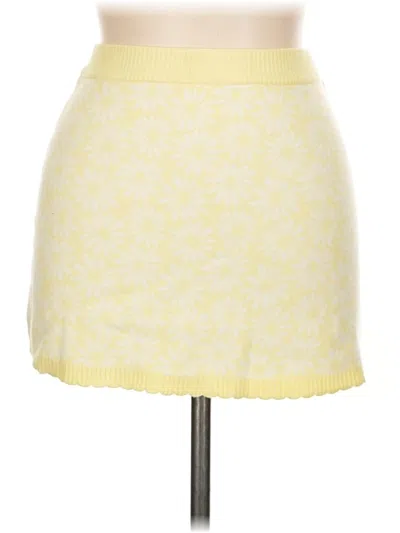 Pre-owned Vince Camuto Casual Skirt In Yellow