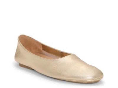 Vince Camuto Catisha Ballet Flat In Brown