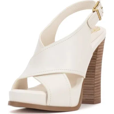 Vince Camuto Chlea Sandals Women's Coconut Cream Leather Block Heel Gal1041 In Multi