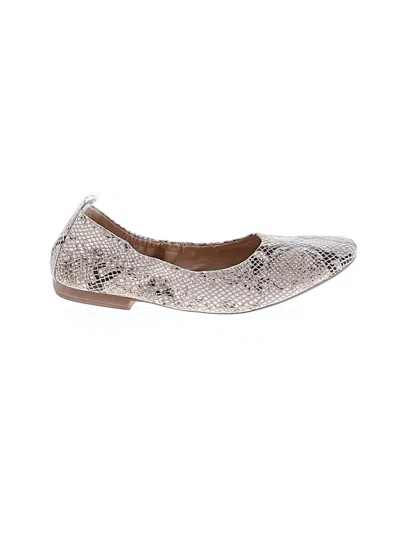 Pre-owned Vince Camuto Flats In Silver