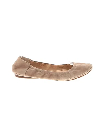 Pre-owned Vince Camuto Flats In Tan