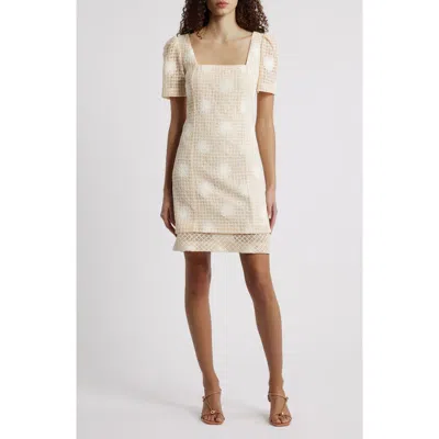 Vince Camuto Floral Short Sleeve Dress In Neutral