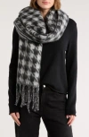Vince Camuto Houndstooth Shine Wrap Scarf In Black