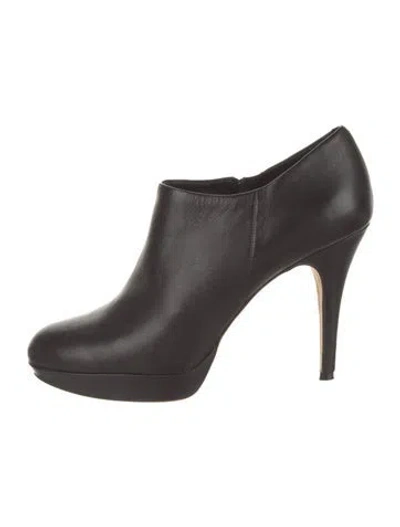 Pre-owned Vince Camuto Leather Boots In Black
