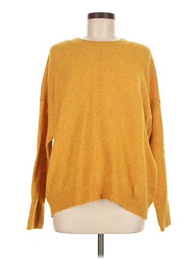 Pre-owned Vince Camuto Long Sleeve T-shirt In Gold