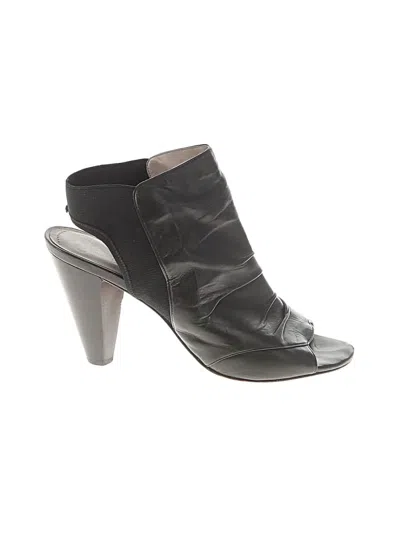 Pre-owned Vince Camuto Sandals In Black