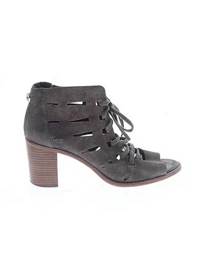 Pre-owned Vince Camuto Sandals In Brown