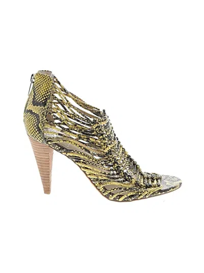 Pre-owned Vince Camuto Sandals In Gold