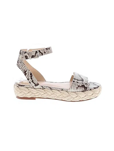 Pre-owned Vince Camuto Sandals In Gray