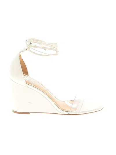 Pre-owned Vince Camuto Sandals In Ivory