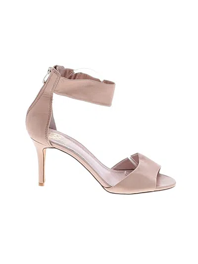 Pre-owned Vince Camuto Sandals In Ivory