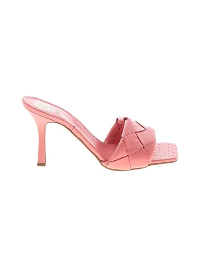 Pre-owned Vince Camuto Sandals In Pink