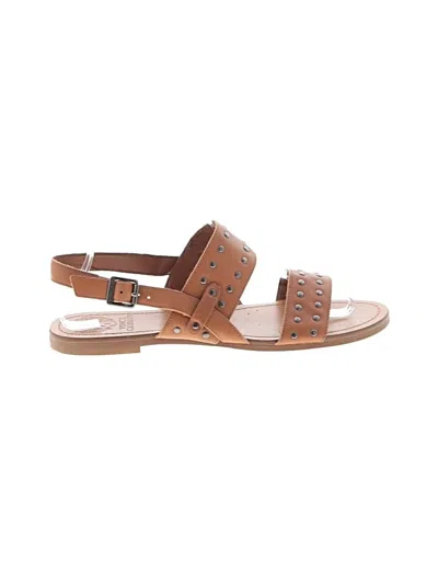 Pre-owned Vince Camuto Sandals In Tan