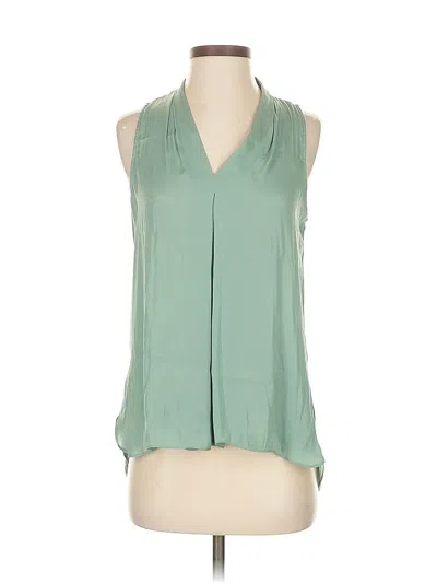 Pre-owned Vince Camuto Sleeveless T-shirt In Green