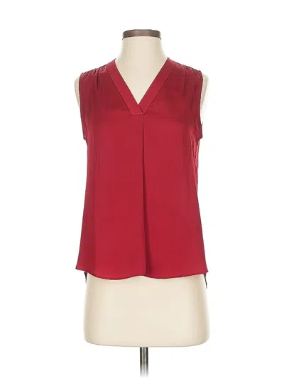 Pre-owned Vince Camuto Sleeveless T-shirt In Red