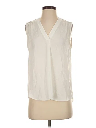 Pre-owned Vince Camuto Sleeveless T-shirt In Ivory