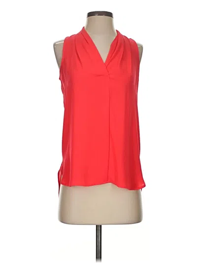 Pre-owned Vince Camuto Sleeveless T-shirt In Red