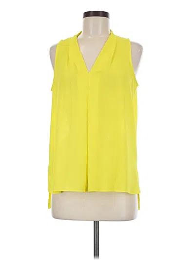 Pre-owned Vince Camuto Sleeveless T-shirt In Yellow