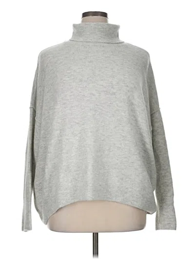 Pre-owned Vince Camuto Turtleneck Sweater In Gray