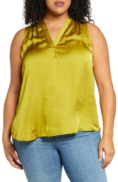 Vince Camuto V-neck Rumple Blouse In Avocado