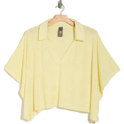Vince Camuto V-neck Topper In Yellow