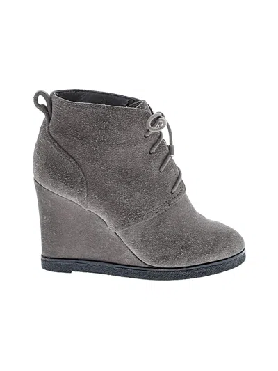 Pre-owned Vince Camuto Wedges In Gray