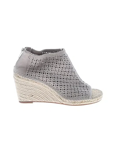 Pre-owned Vince Camuto Wedges In Gray