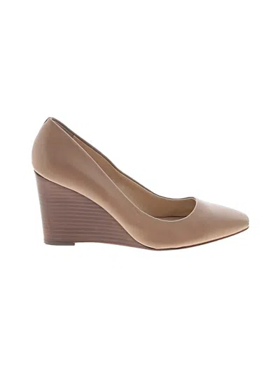 Pre-owned Vince Camuto Wedges In Tan