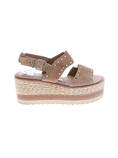 Pre-owned Vince Camuto Wedges In Tan