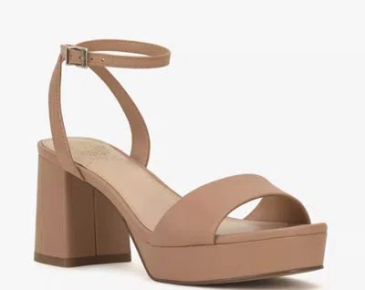 VINCE CAMUTO WOMEN'S PENDREYA PLATFORM IN SANDSTONE