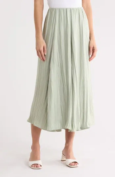 Vince Crinkled Paneled Maxi Skirt In Green