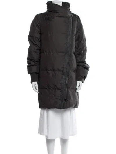 Pre-owned Vince Down Coat In Black