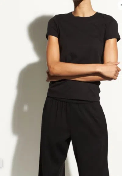 Vince Essential Crew Neck Tee In Black