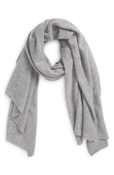 Vince Featherweight Cashmere Scarf In Grey