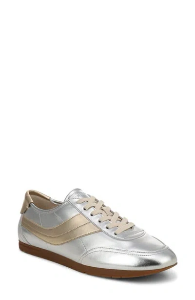 Vince La Runner Metallic Leather Low-top Sneakers In Silver